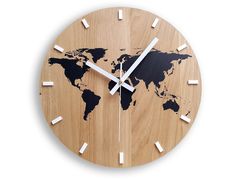 Dřevěné nástěnné hodiny mapa černá